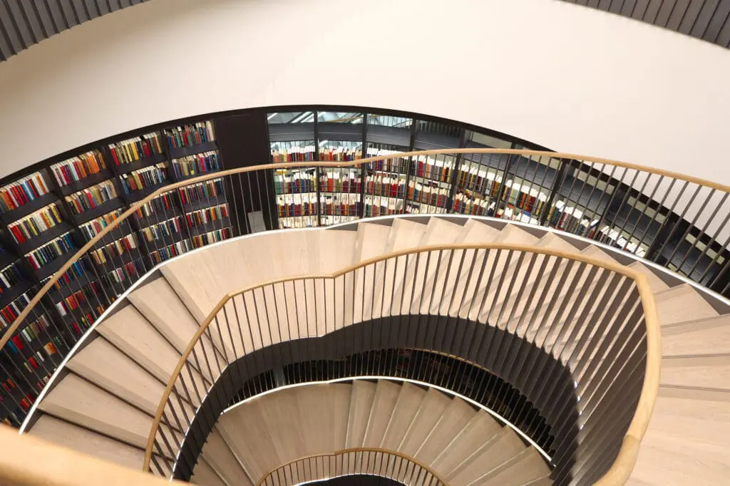 Bueno Analytics 40 Leadenhall Building London The Library